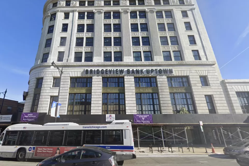 Google street view of multistory white Bridgeview Bank building in Chicago, Illinois.